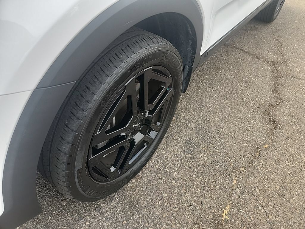 Certified 2023 Kia Telluride EX X-Line AWD/4WD image 8