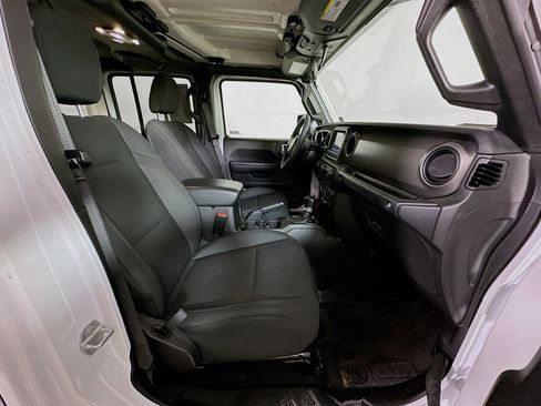 Used 2023 Jeep Wrangler Unlimited AWD/4WD image 28