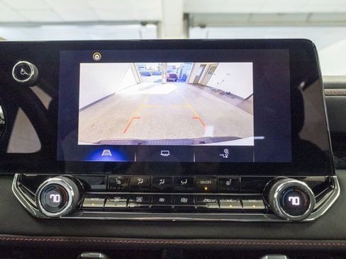 Used 2023 Chevrolet Colorado Z71 w/ Z71 Convenience Package 2 image 17