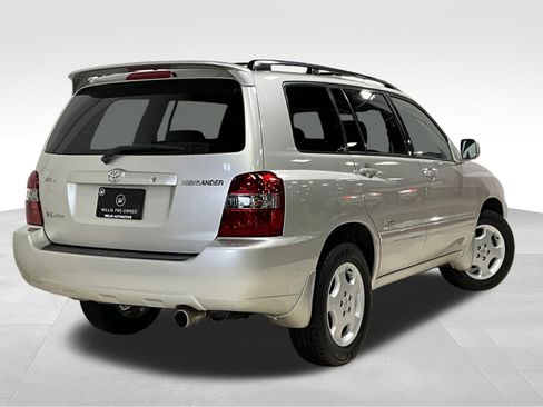 Used 2007 Toyota Highlander 4WD V6 w/ 3rd Row image 5