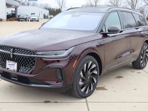 Used 2024 Lincoln Nautilus Reserve w/ Equipment Group 202A image 2