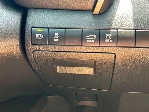 Used 2022 Toyota Camry SE FWD image 22