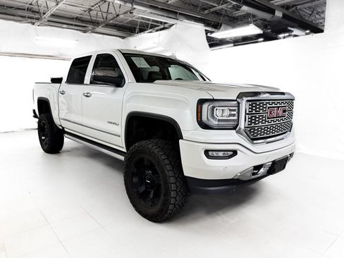 Used 2017 GMC Sierra 1500 Denali w/ Denali Ultimate Package AWD/4WD image 6