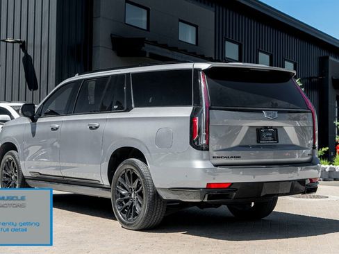 Used 2023 Cadillac Escalade ESV Sport w/ LPO, ONYX Package AWD/4WD image 2