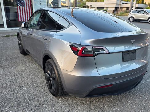 Used 2024 Tesla Model Y Long Range AWD/4WD image 7