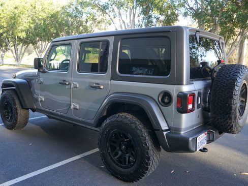 Used 2019 Jeep Wrangler Unlimited Sport AWD/4WD image 9