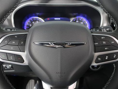New 2026 Chrysler Pacifica Select image 12