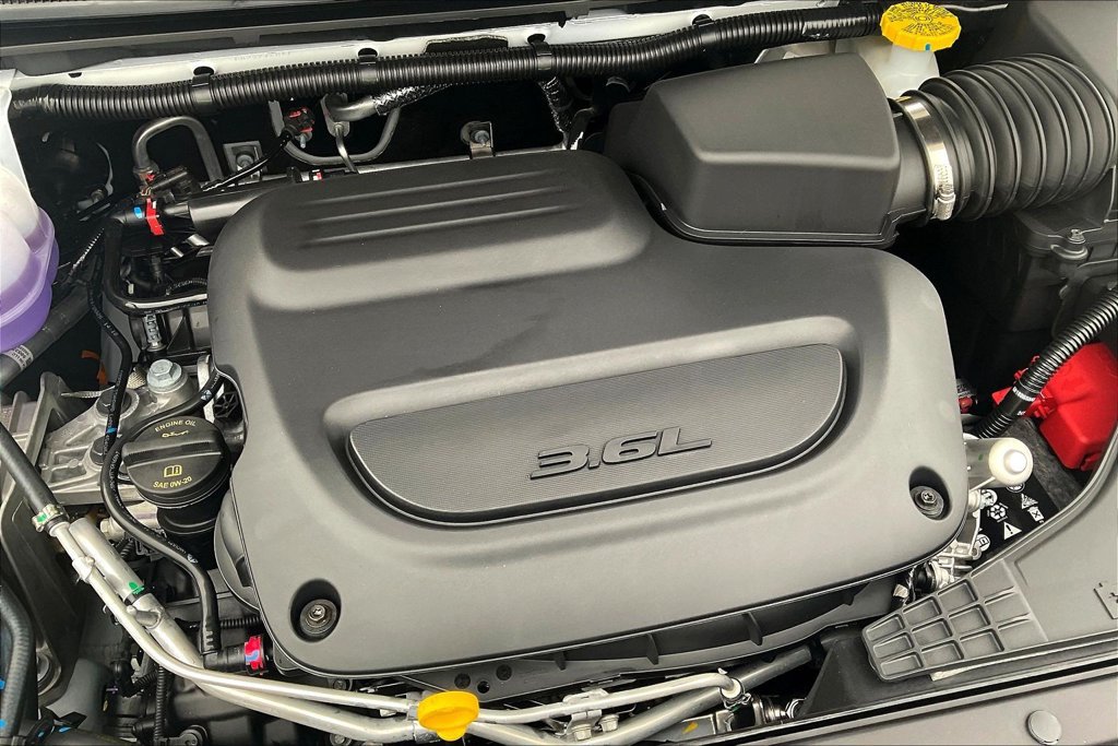 Used 2026 Chrysler Pacifica Select FWD image 26
