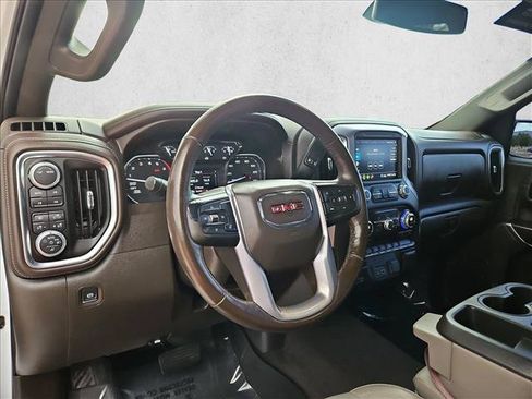 Used 2020 GMC Sierra 1500 SLT w/ X31 Off-Road Package AWD/4WD image 10