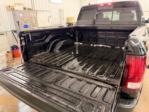 Used 2019 RAM 1500 Classic Warlock image 9