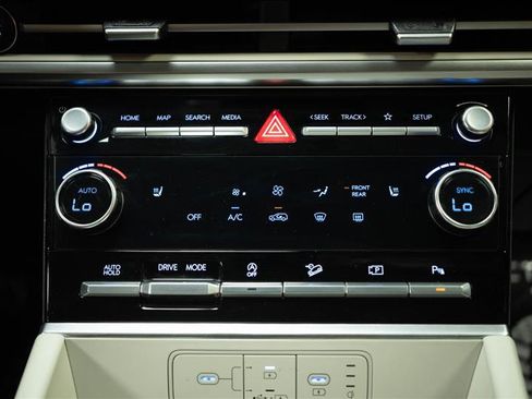 Used 2025 Hyundai Santa Fe SEL FWD image 23