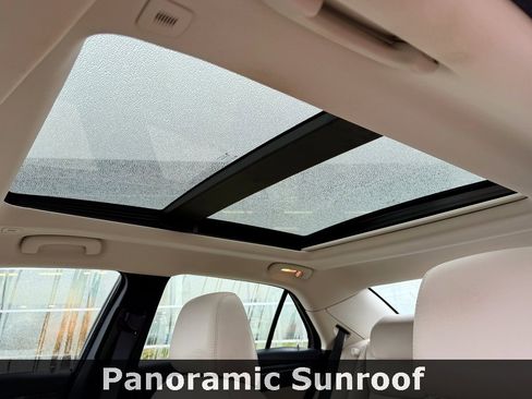 Used 2017 Chrysler 300 Limited w/ Value Package image 29