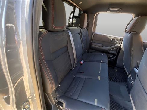 Used 2023 Nissan Frontier PRO-4X w/ Pro Convenience Package AWD/4WD image 19