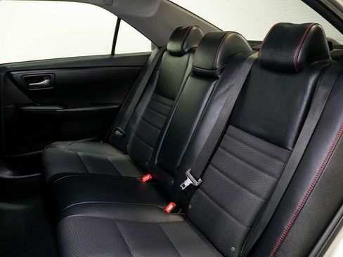 Used 2016 Toyota Camry SE FWD image 16