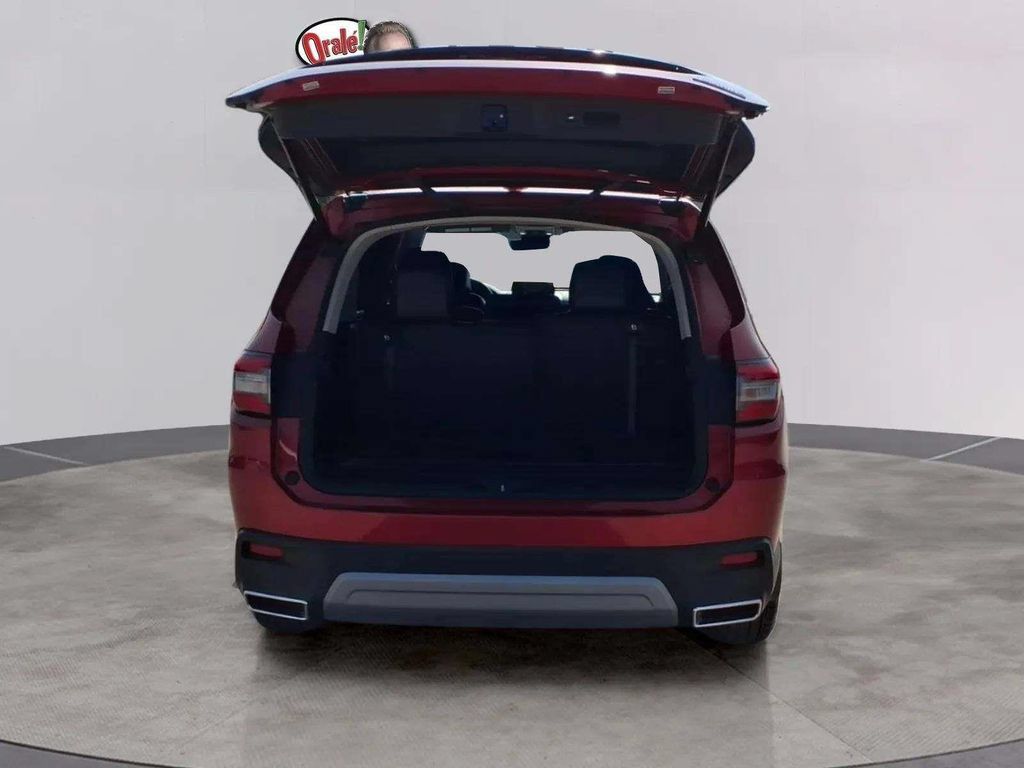 Used 2025 Honda Pilot Touring image 19