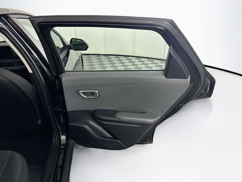 Used 2025 Kia K4 FWD image 27