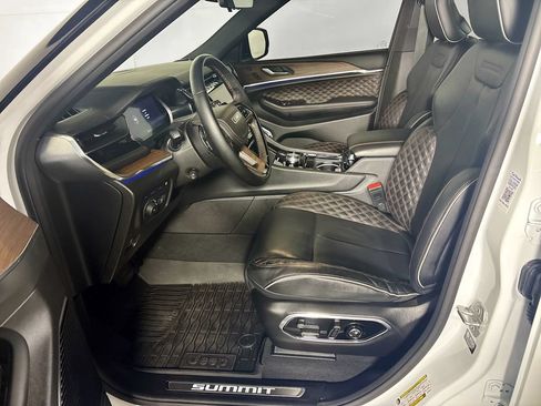Certified 2022 Jeep Grand Cherokee Summit w/ Advanced Protech Group IV AWD/4WD image 12