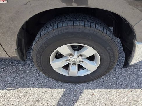 Used 2021 RAM 1500 Classic SLT RWD image 18