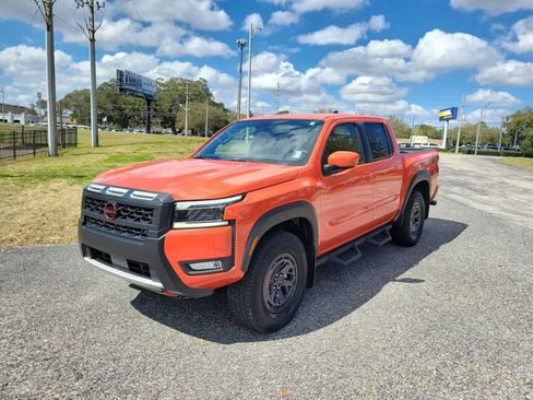 Used 2025 Nissan Frontier PRO-4X image 4