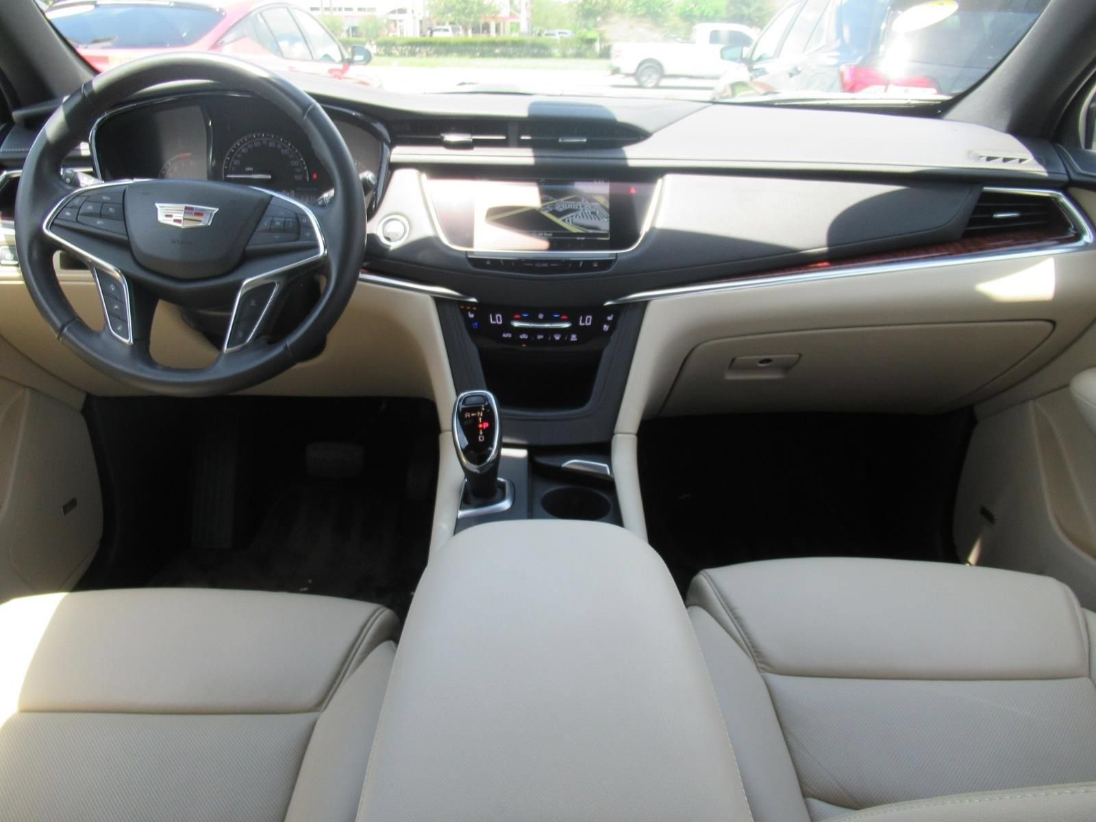 Used 2018 Cadillac XT5 Premium Luxury w/ Driver Assist Package AWD/4WD image 12