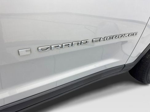 Used 2022 Jeep Grand Cherokee L Limited AWD/4WD image 26