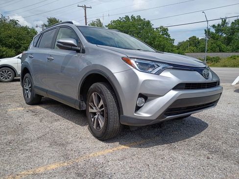 Used 2018 Toyota RAV4 XLE FWD image 7
