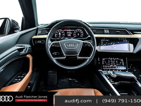 Used 2024 Audi Q8 e-tron Premium Plus w/ Premium Plus Package image 14