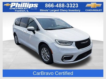 Used 2023 Chrysler Pacifica Touring-L
