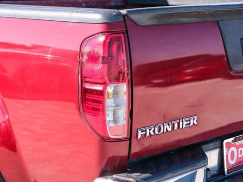 Used 2020 Nissan Frontier SV RWD image 7