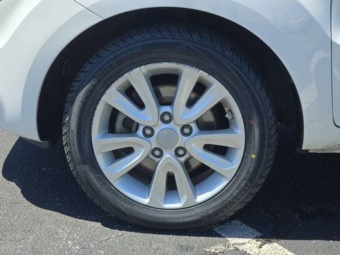 Used 2012 Kia Soul + w/ Audio Pkg FWD image 12