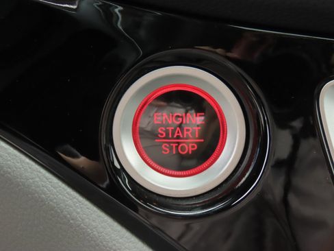 Used 2017 Honda Pilot Touring image 31