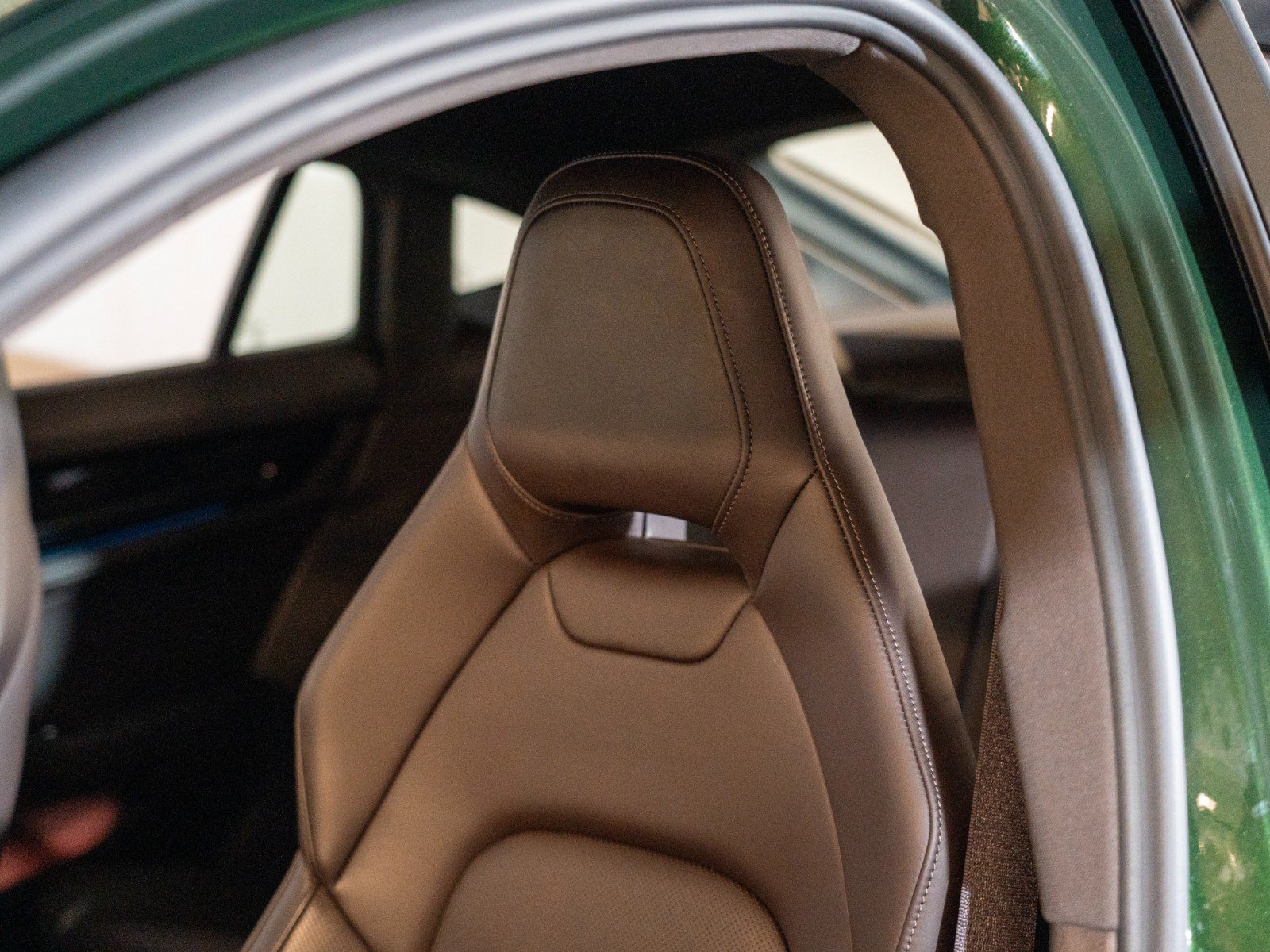 Certified 2026 Porsche Panamera 4 AWD/4WD image 14