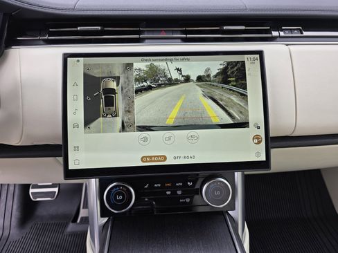 Certified 2023 Land Rover Range Rover SE image 20