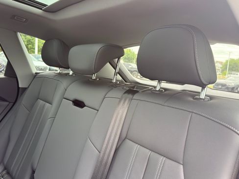 Used 2025 Audi Q5 Premium w/ Convenience Package AWD/4WD image 28