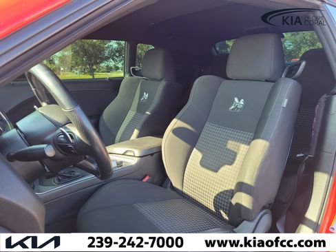 Used 2019 Dodge Challenger R/T Scat Pack w/ Driver Convenience Group RWD image 19