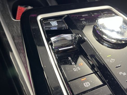 Used 2024 BMW 740i xDrive image 22