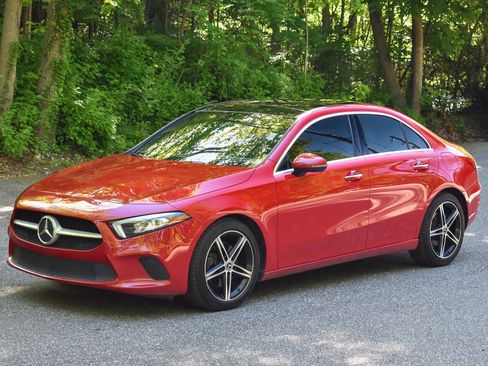 Used 2019 Mercedes-Benz A 220 4MATIC image 2