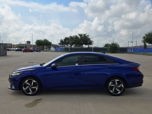 Used 2023 Hyundai Elantra Limited w/ Cargo Package FWD image 7