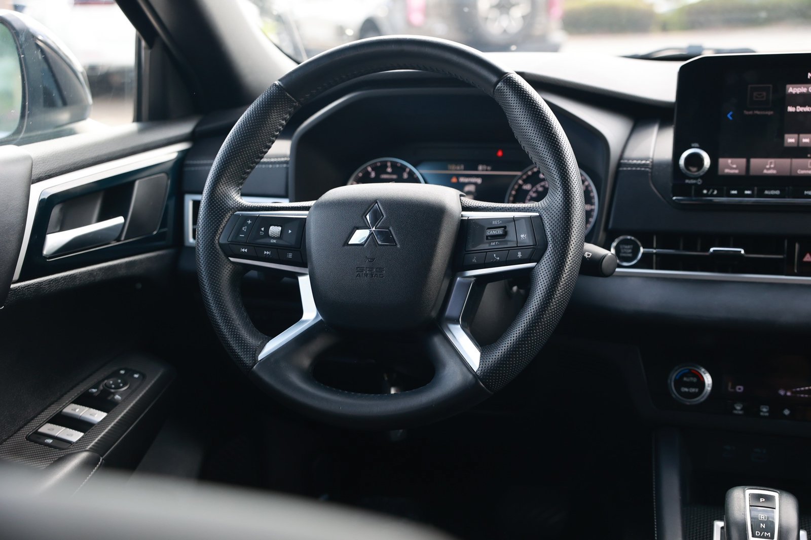 Used 2022 Mitsubishi Outlander SE FWD image 26