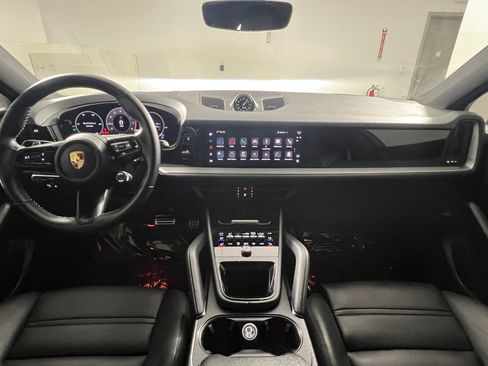Certified 2024 Porsche Cayenne S AWD/4WD image 13