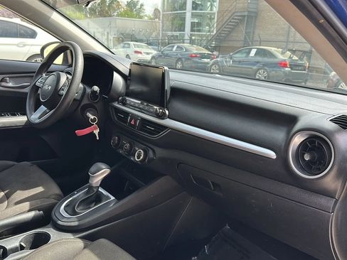 Used 2023 Kia Forte LXS w/ LXS Technology Package image 39