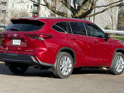 Used 2021 Toyota Highlander Limited