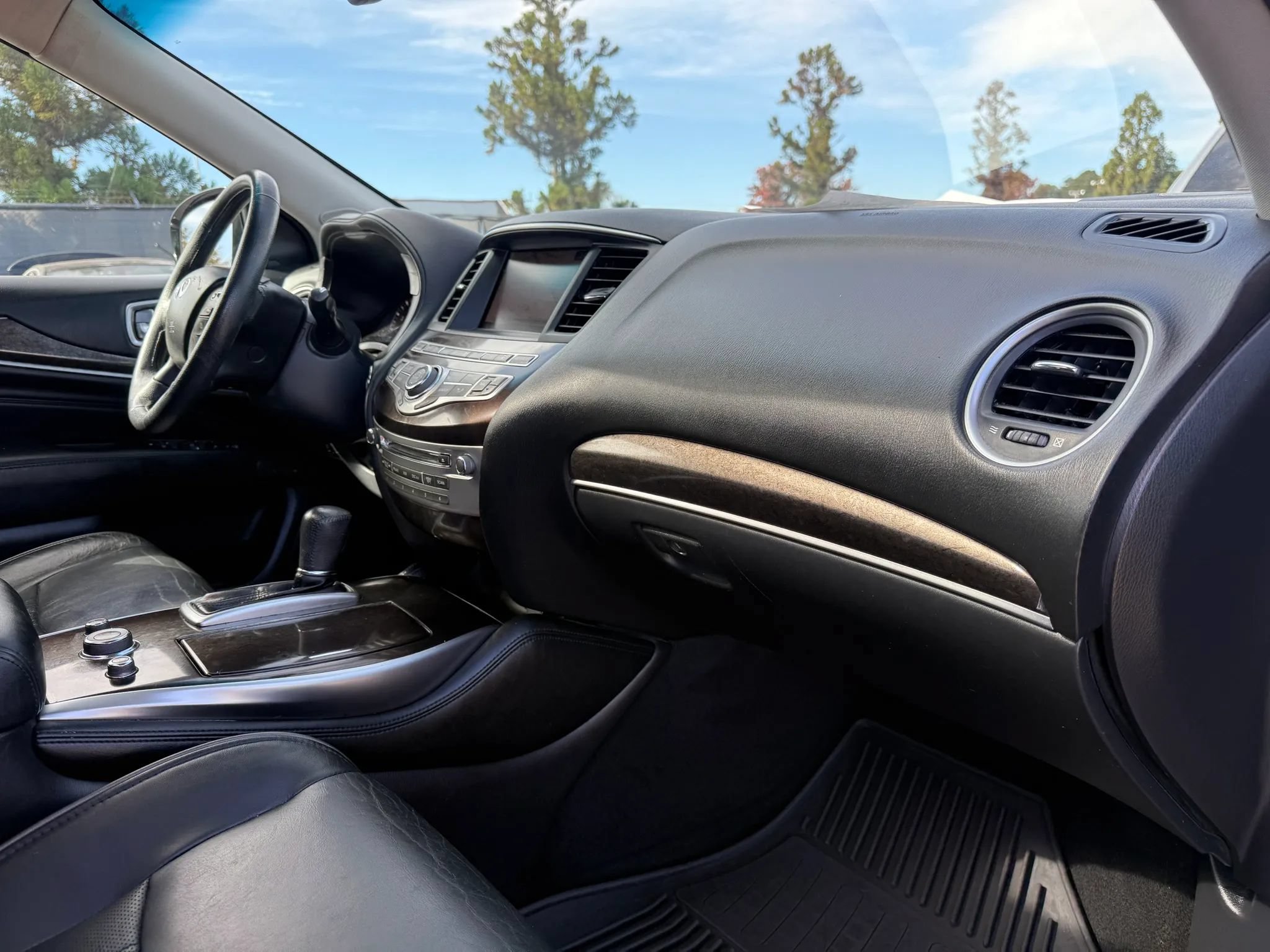 Used 2013 INFINITI JX35 AWD w/ Premium Pkg image 19