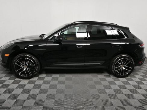 Certified 2025 Porsche Macan image 2