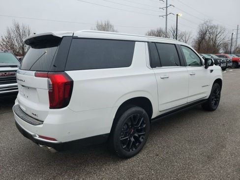 New 2026 GMC Yukon XL Denali w/ Sun & Power Step Package AWD/4WD image 5