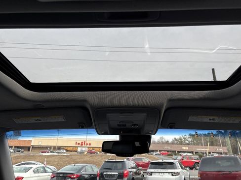 Used 2019 Chevrolet Tahoe LT w/ LT Signature Package image 23