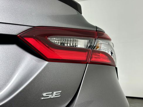 Used 2023 Toyota Camry SE FWD image 13