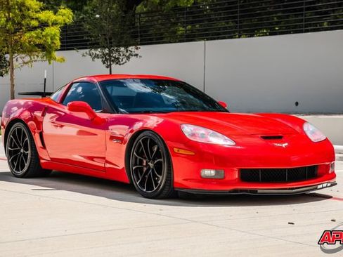 Used 2013 Chevrolet Corvette Z06 w/ 3LZ Preferred Equipment Group RWD image 40