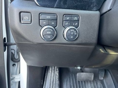 Used 2024 GMC Sierra 1500 SLT w/ SLT Premium Plus Package AWD/4WD image 30