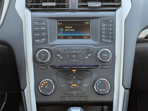 Used 2015 Ford Fusion SE w/ Equipment Group 202A image 16